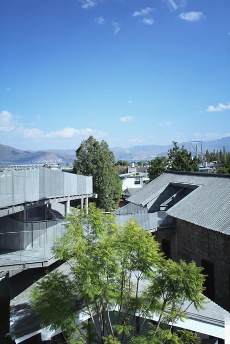 Dali Transformer Theater: Immersive Theatrical District